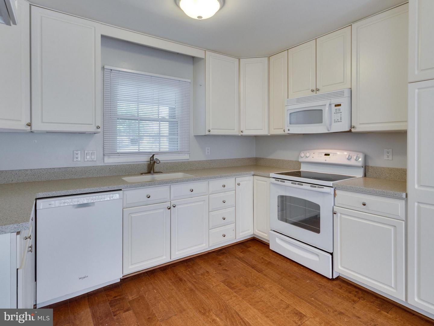 13211 PENNERVIEW LN, FAIRFAX, Virginia 22033, 3 Bedrooms Bedrooms, ,2 BathroomsBathrooms,Residential,For sale,13211 PENNERVIEW LN,VAFX2242860 MLS # VAFX2242860