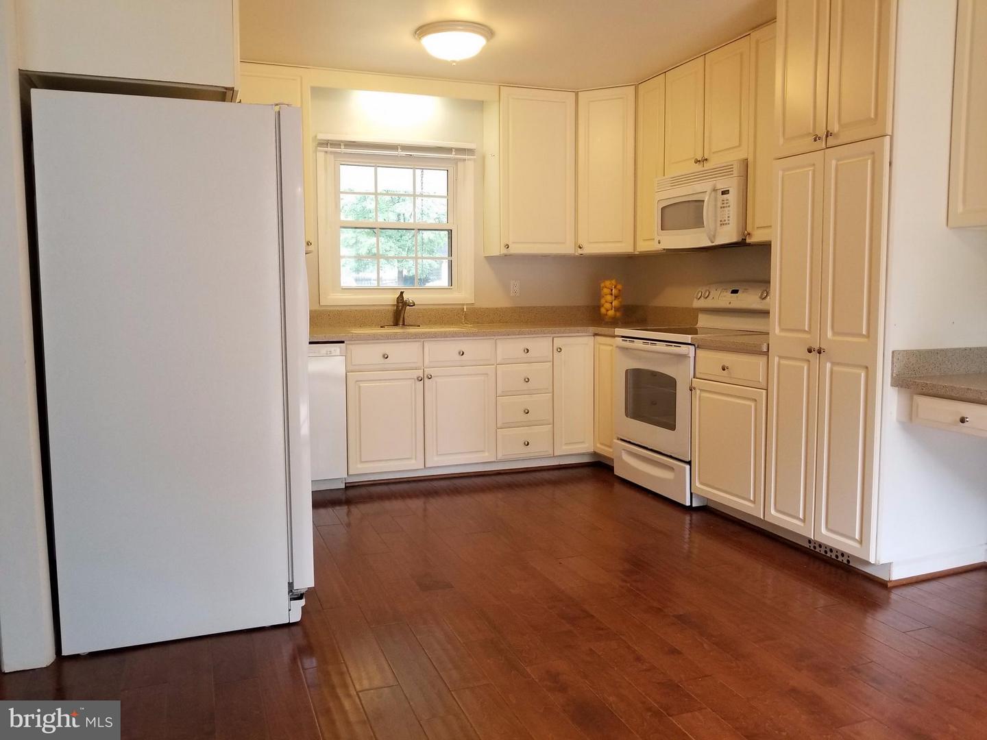 13211 PENNERVIEW LN, FAIRFAX, Virginia 22033, 3 Bedrooms Bedrooms, ,2 BathroomsBathrooms,Residential,For sale,13211 PENNERVIEW LN,VAFX2242860 MLS # VAFX2242860