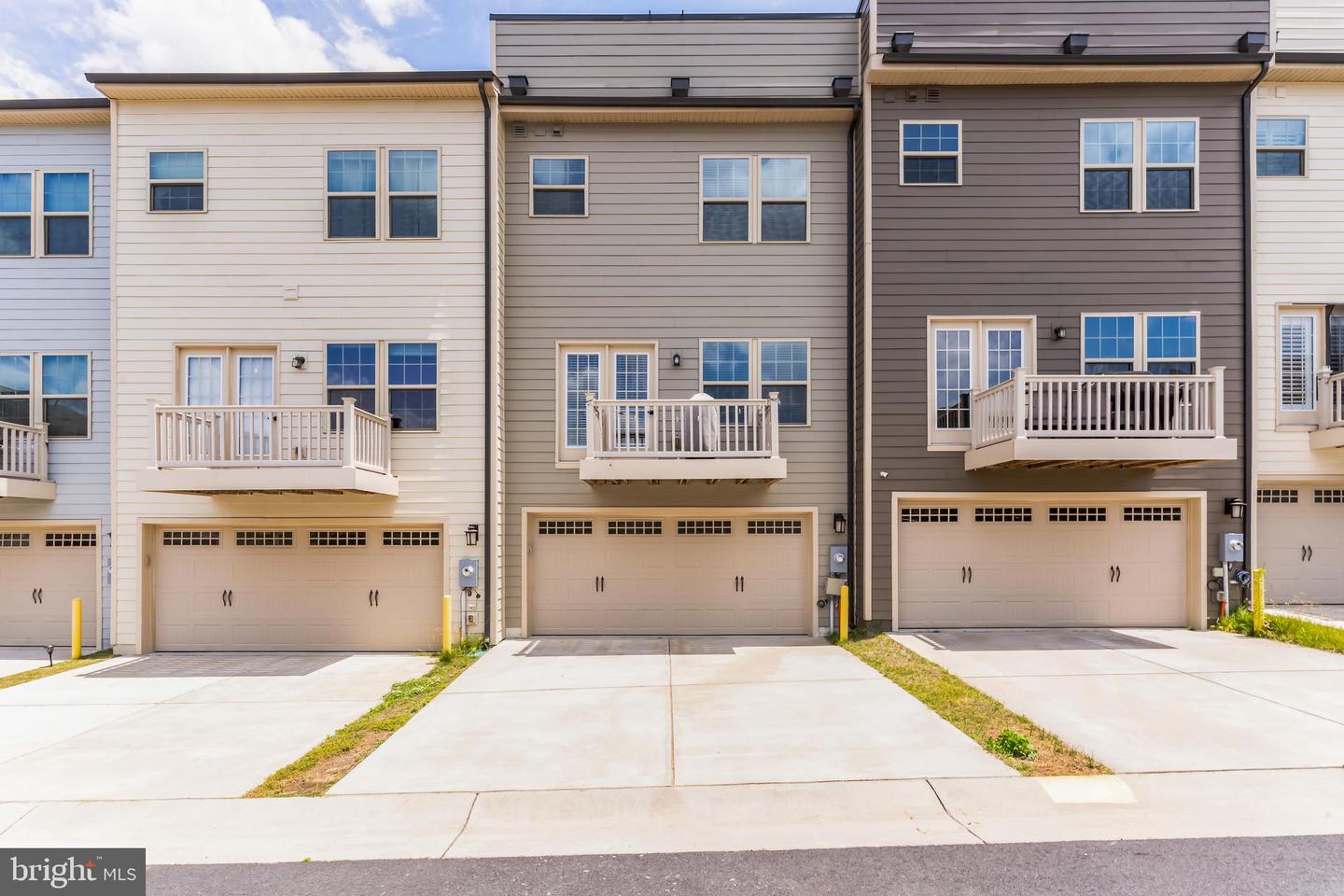 18004 RED CEDAR RD, DUMFRIES, Virginia 22026, 4 Bedrooms Bedrooms, ,4 BathroomsBathrooms,Residential,For sale,18004 RED CEDAR RD,VAPW2095472 MLS # VAPW2095472