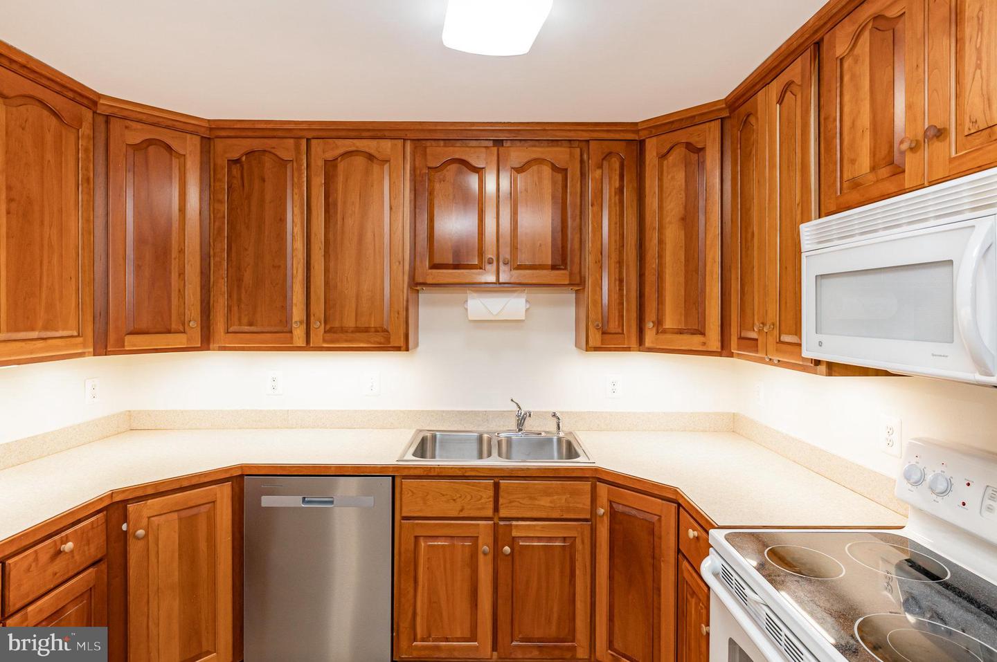 7378 HILLY LN, WARRENTON, Virginia 20187, 3 Bedrooms Bedrooms, ,2 BathroomsBathrooms,Residential,For sale,7378 HILLY LN,VAFQ2016758 MLS # VAFQ2016758