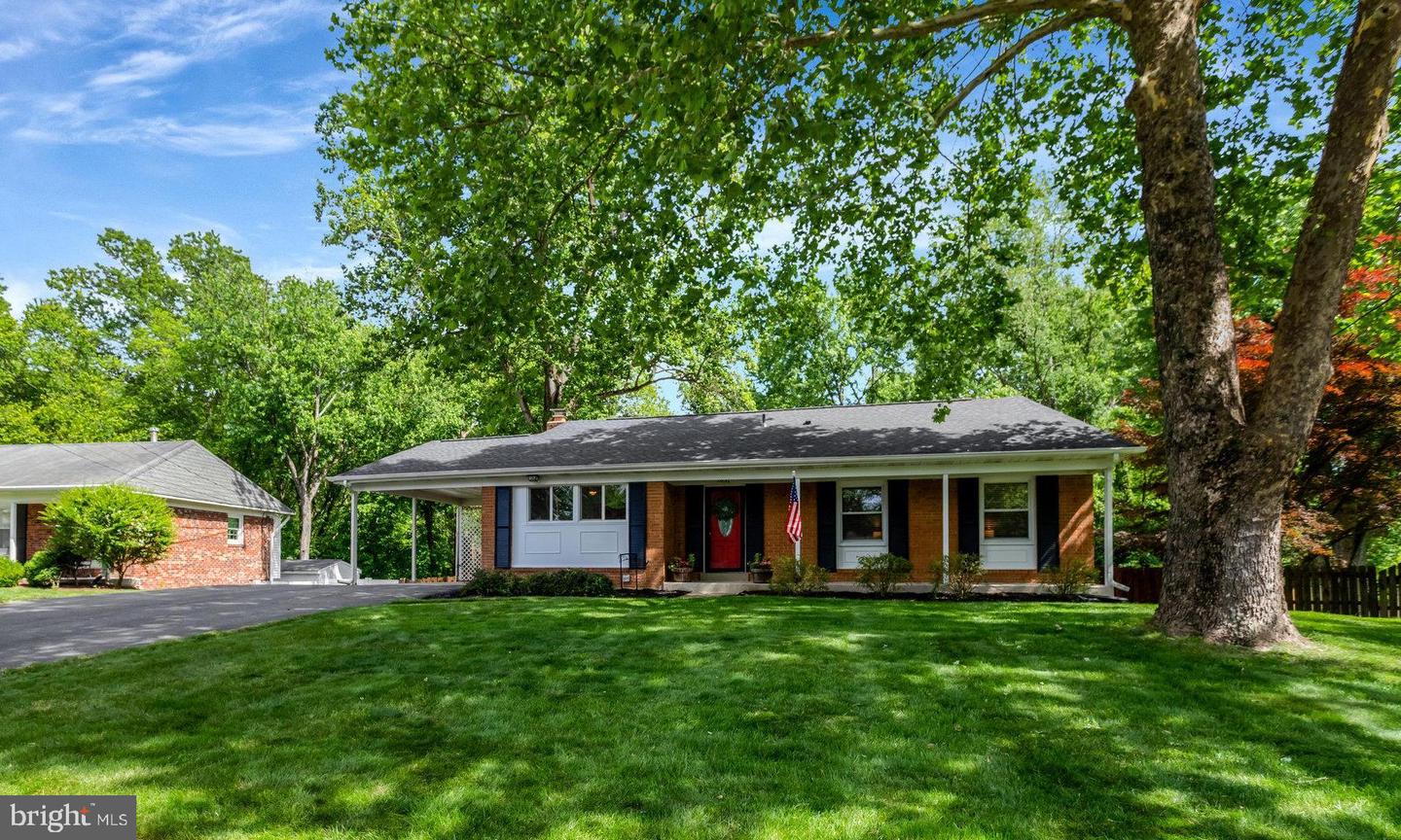 7631 KINGSBURY RD, ALEXANDRIA, Virginia 22315, 4 Bedrooms Bedrooms, ,2 BathroomsBathrooms,Residential,For sale,7631 KINGSBURY RD,VAFX2242784 MLS # VAFX2242784
