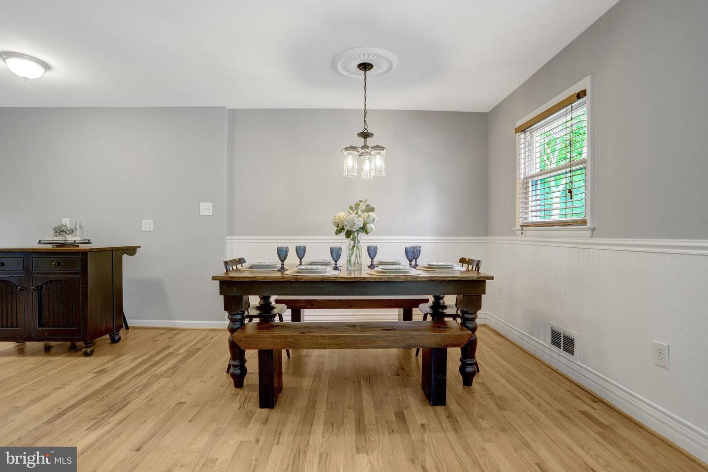 7631 KINGSBURY RD, ALEXANDRIA, Virginia 22315, 4 Bedrooms Bedrooms, ,2 BathroomsBathrooms,Residential,For sale,7631 KINGSBURY RD,VAFX2242784 MLS # VAFX2242784