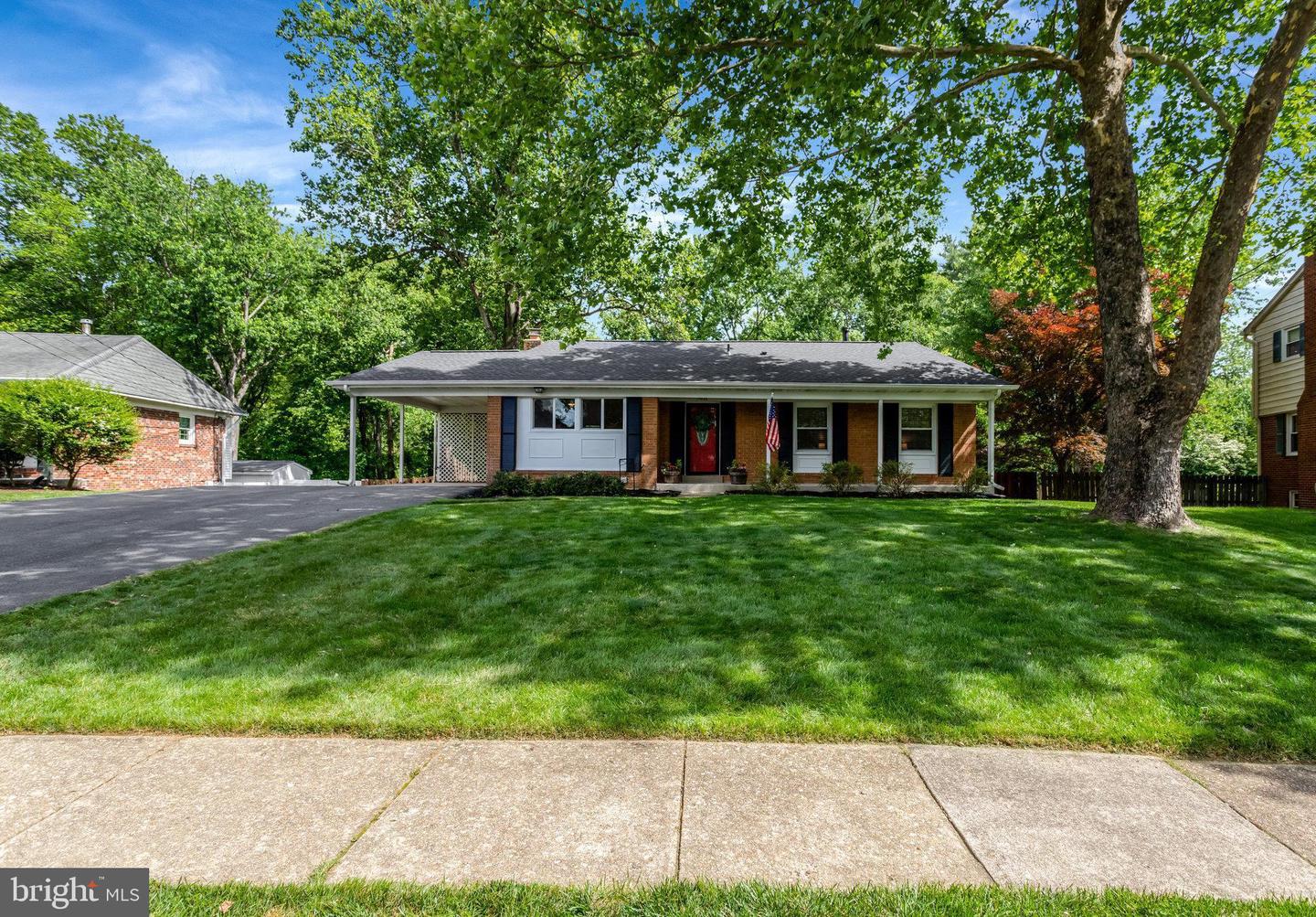 7631 KINGSBURY RD, ALEXANDRIA, Virginia 22315, 4 Bedrooms Bedrooms, ,2 BathroomsBathrooms,Residential,For sale,7631 KINGSBURY RD,VAFX2242784 MLS # VAFX2242784