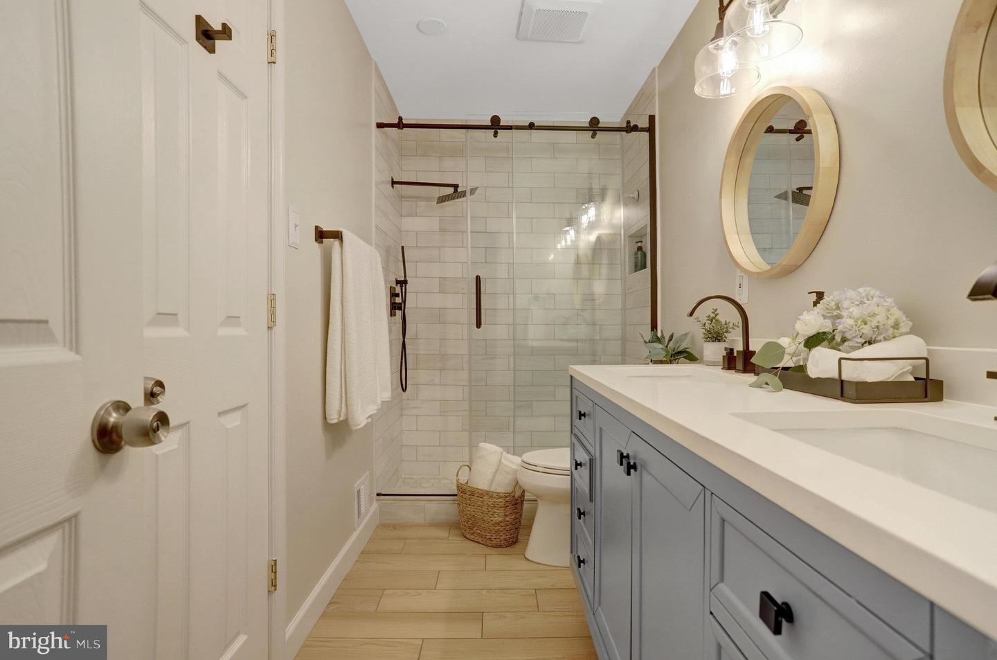 7631 KINGSBURY RD, ALEXANDRIA, Virginia 22315, 4 Bedrooms Bedrooms, ,2 BathroomsBathrooms,Residential,For sale,7631 KINGSBURY RD,VAFX2242784 MLS # VAFX2242784