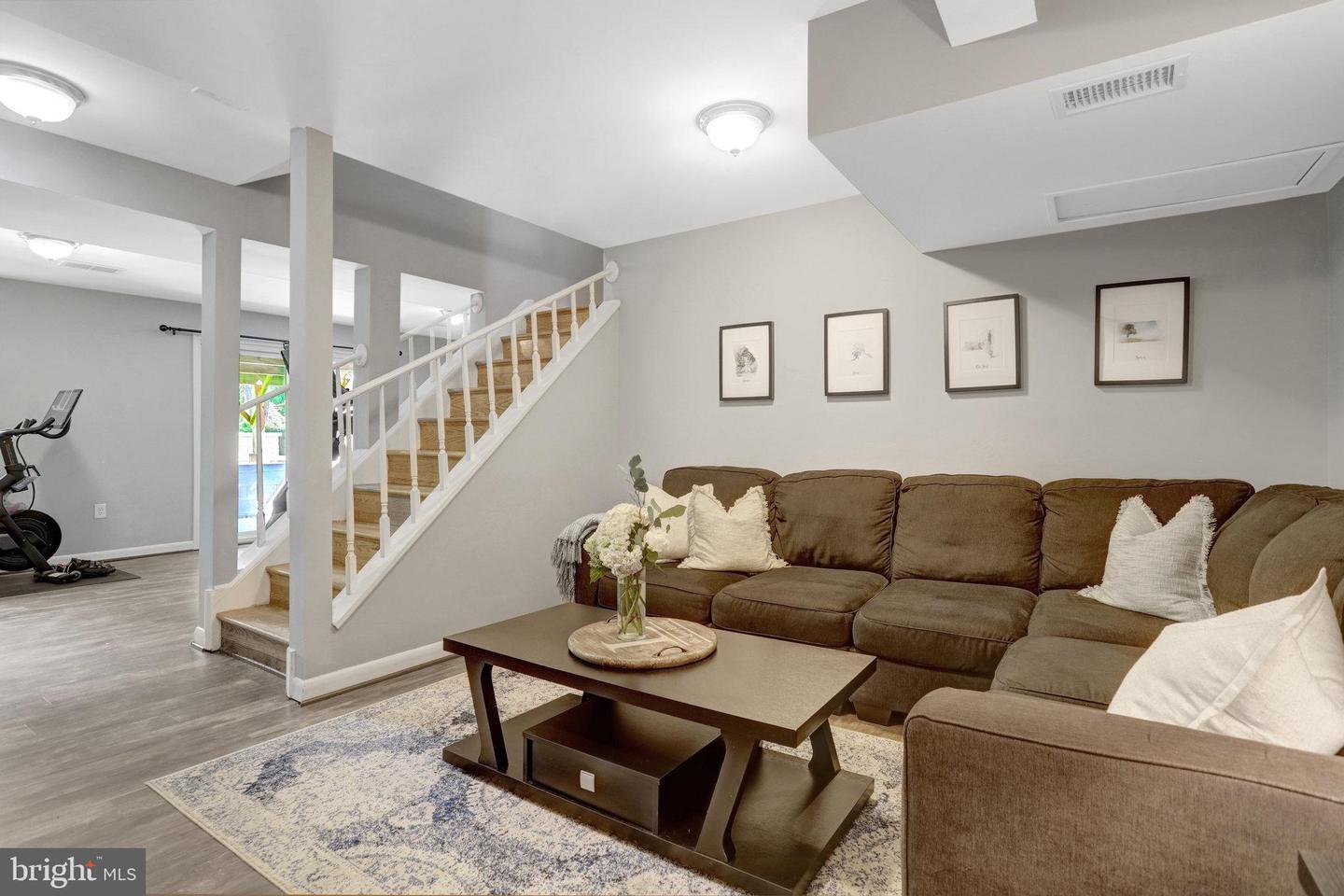 7631 KINGSBURY RD, ALEXANDRIA, Virginia 22315, 4 Bedrooms Bedrooms, ,2 BathroomsBathrooms,Residential,For sale,7631 KINGSBURY RD,VAFX2242784 MLS # VAFX2242784