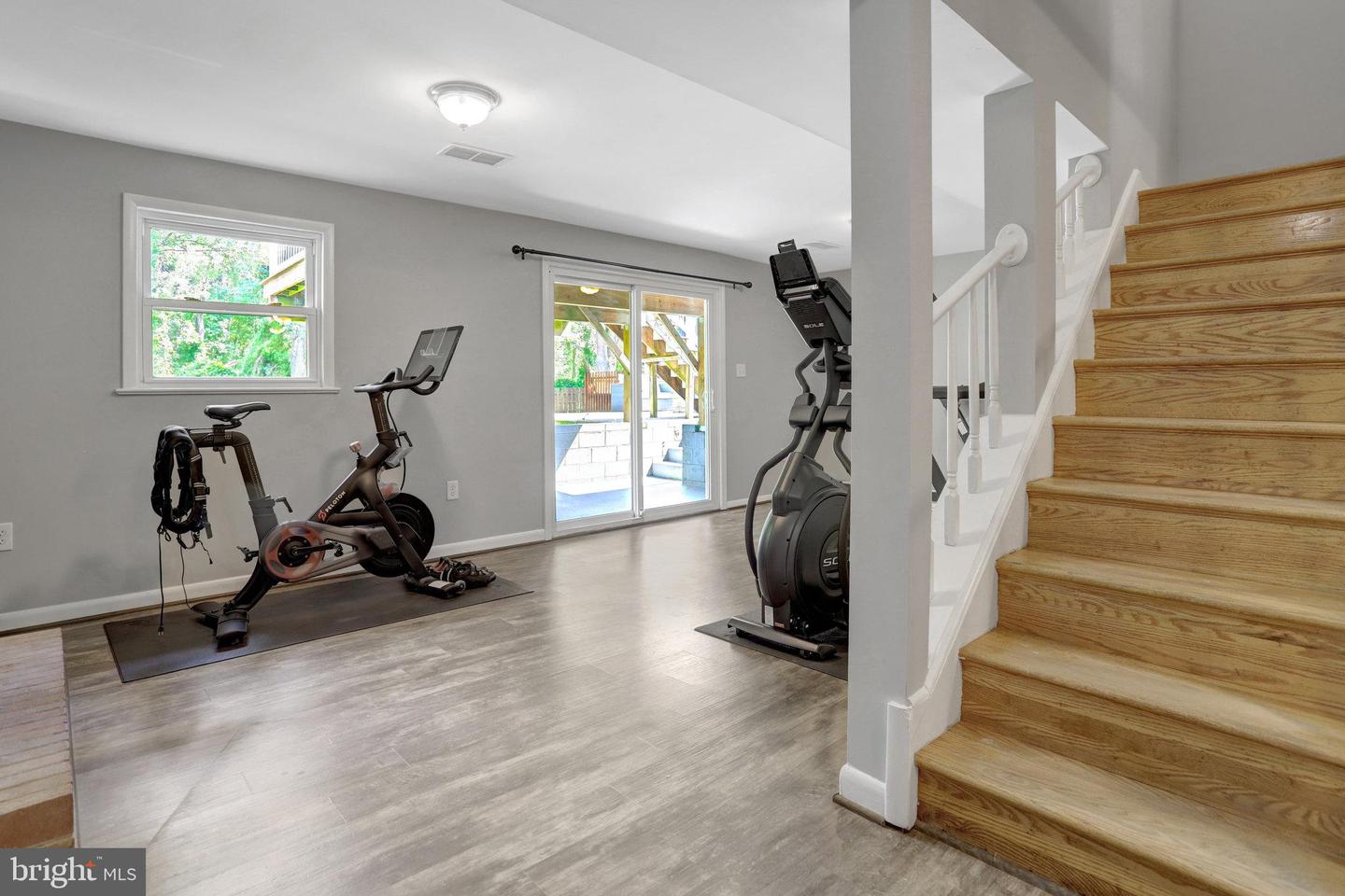 7631 KINGSBURY RD, ALEXANDRIA, Virginia 22315, 4 Bedrooms Bedrooms, ,2 BathroomsBathrooms,Residential,For sale,7631 KINGSBURY RD,VAFX2242784 MLS # VAFX2242784