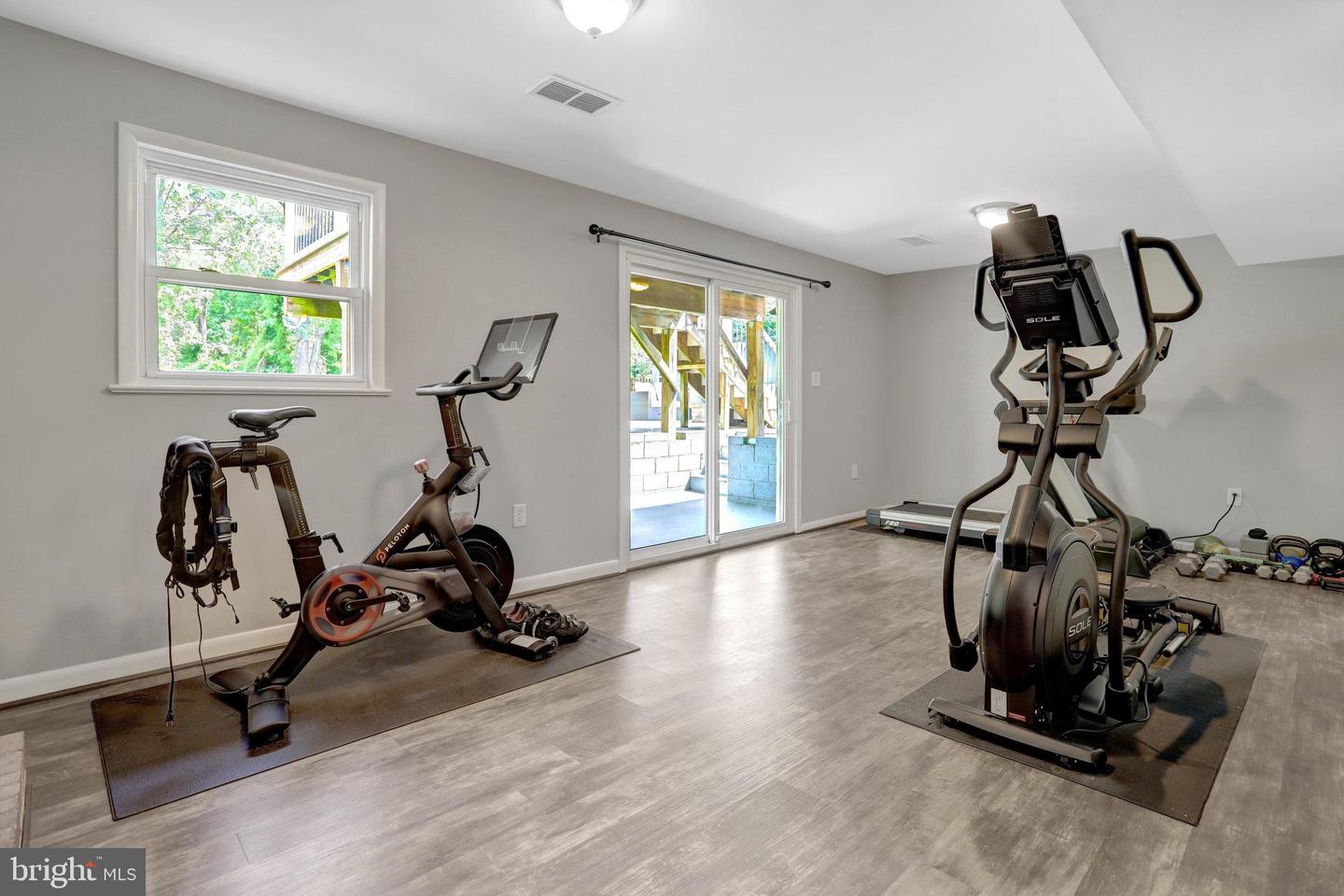 7631 KINGSBURY RD, ALEXANDRIA, Virginia 22315, 4 Bedrooms Bedrooms, ,2 BathroomsBathrooms,Residential,For sale,7631 KINGSBURY RD,VAFX2242784 MLS # VAFX2242784