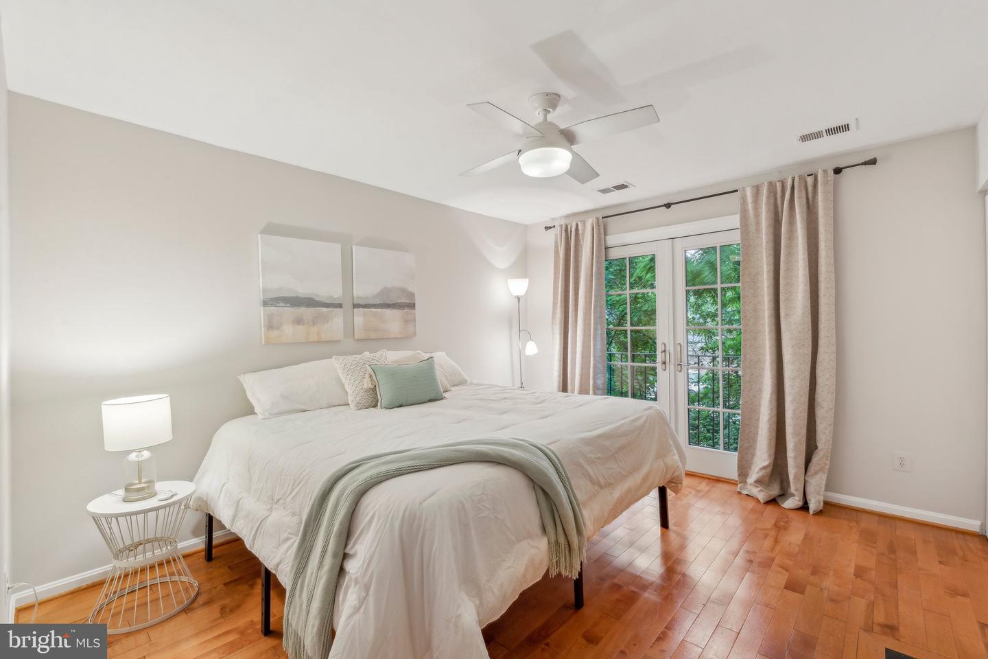 6711 WASHINGTON BLVD #I, ARLINGTON, Virginia 22213, 2 Bedrooms Bedrooms, ,1 BathroomBathrooms,Residential,For sale,6711 WASHINGTON BLVD #I,VAAR2058086 MLS # VAAR2058086