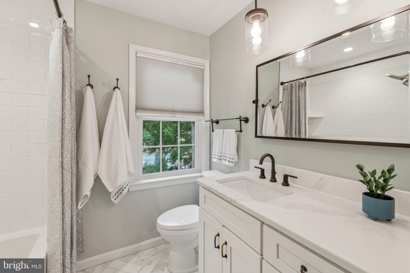 6711 WASHINGTON BLVD #I, ARLINGTON, Virginia 22213, 2 Bedrooms Bedrooms, ,1 BathroomBathrooms,Residential,For sale,6711 WASHINGTON BLVD #I,VAAR2058086 MLS # VAAR2058086