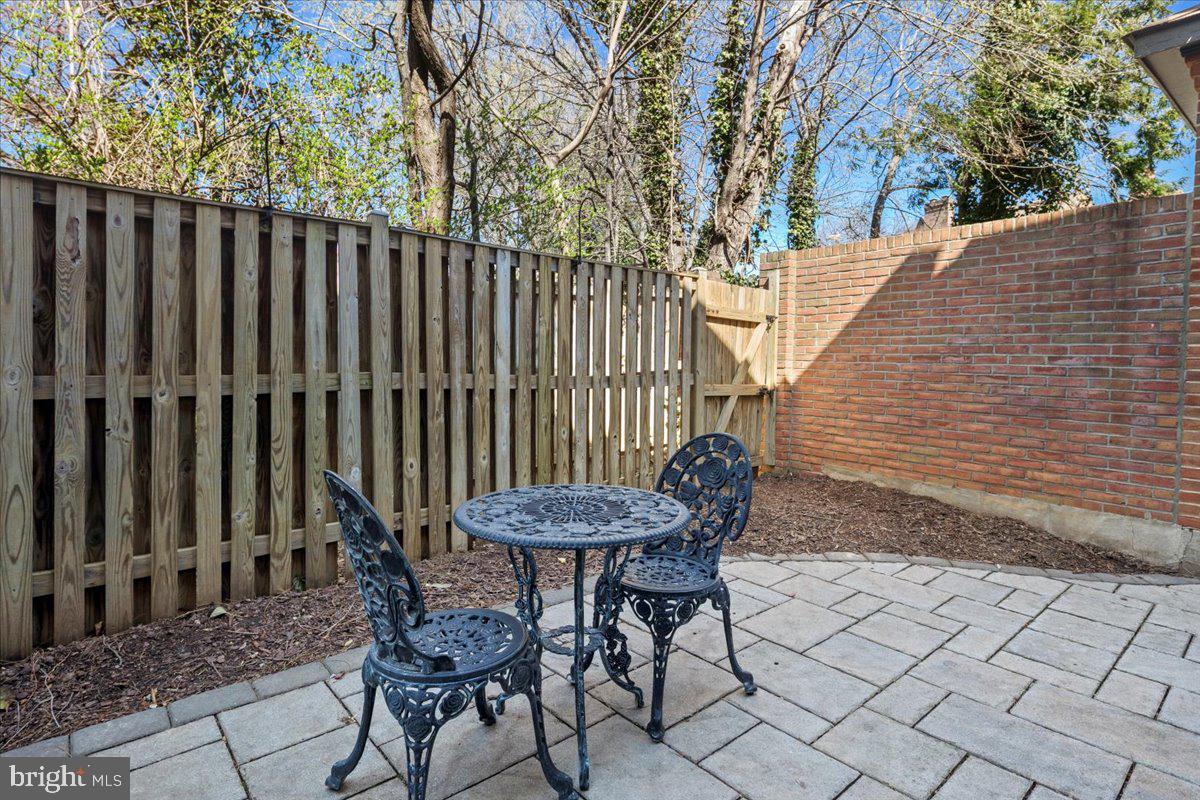 6711 WASHINGTON BLVD #I, ARLINGTON, Virginia 22213, 2 Bedrooms Bedrooms, ,1 BathroomBathrooms,Residential,For sale,6711 WASHINGTON BLVD #I,VAAR2058086 MLS # VAAR2058086