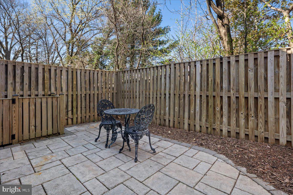 6711 WASHINGTON BLVD #I, ARLINGTON, Virginia 22213, 2 Bedrooms Bedrooms, ,1 BathroomBathrooms,Residential,For sale,6711 WASHINGTON BLVD #I,VAAR2058086 MLS # VAAR2058086