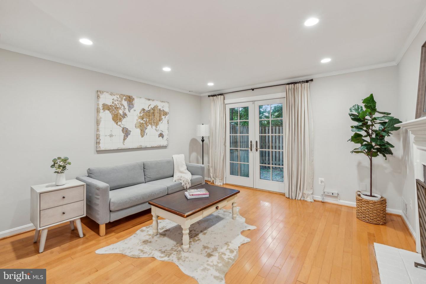6711 WASHINGTON BLVD #I, ARLINGTON, Virginia 22213, 2 Bedrooms Bedrooms, ,1 BathroomBathrooms,Residential,For sale,6711 WASHINGTON BLVD #I,VAAR2058086 MLS # VAAR2058086