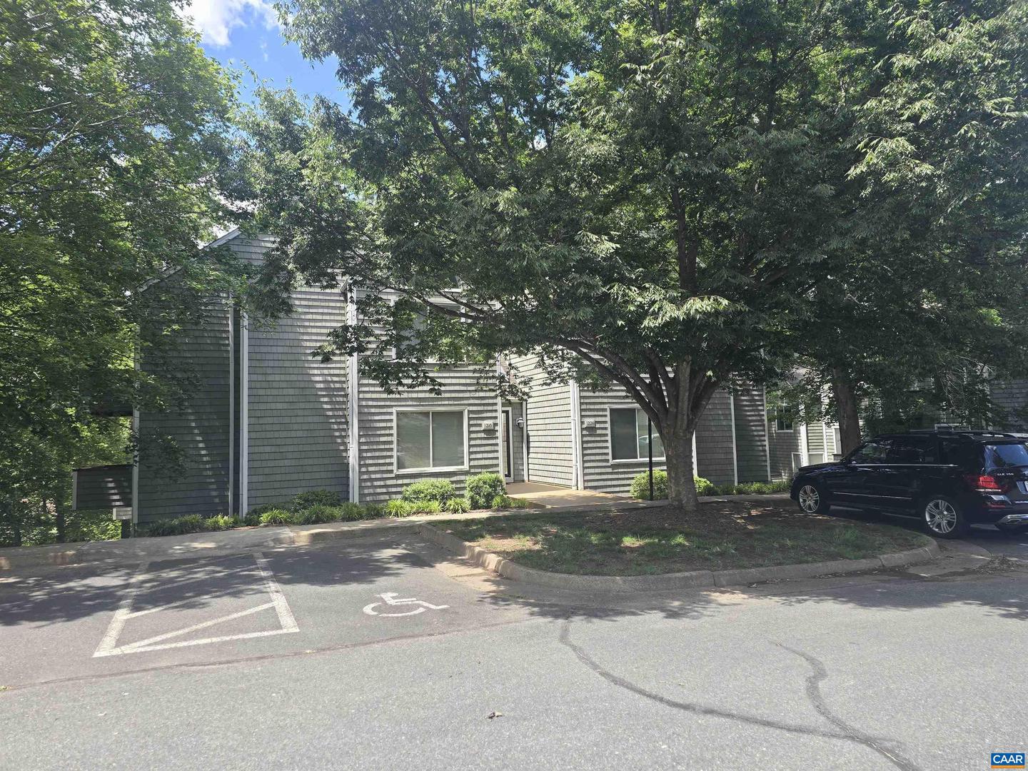1218 CLIFDEN GREENE, CHARLOTTESVILLE, Virginia 22901, 2 Bedrooms Bedrooms, ,2 BathroomsBathrooms,Residential,For sale,1218 CLIFDEN GREENE,664881 MLS # 664881