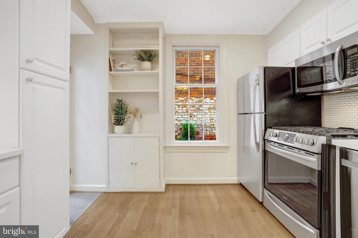 230 N SAINT ASAPH ST, ALEXANDRIA, Virginia 22314, 2 Bedrooms Bedrooms, ,2 BathroomsBathrooms,Residential,For sale,230 N SAINT ASAPH ST,VAAX2045652 MLS # VAAX2045652