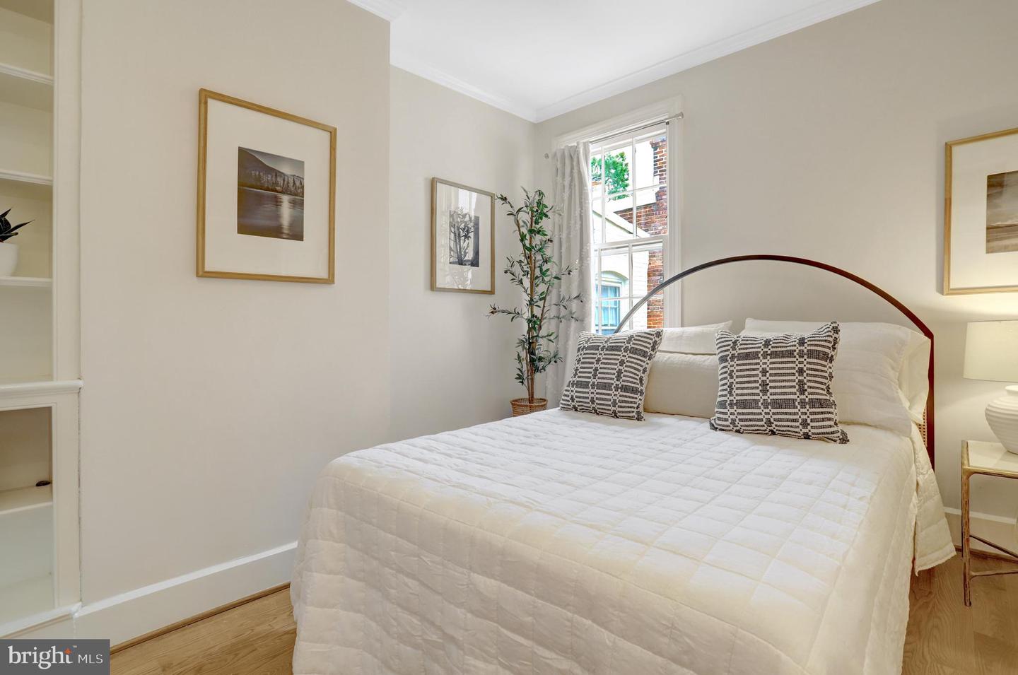 230 N SAINT ASAPH ST, ALEXANDRIA, Virginia 22314, 2 Bedrooms Bedrooms, ,2 BathroomsBathrooms,Residential,For sale,230 N SAINT ASAPH ST,VAAX2045652 MLS # VAAX2045652