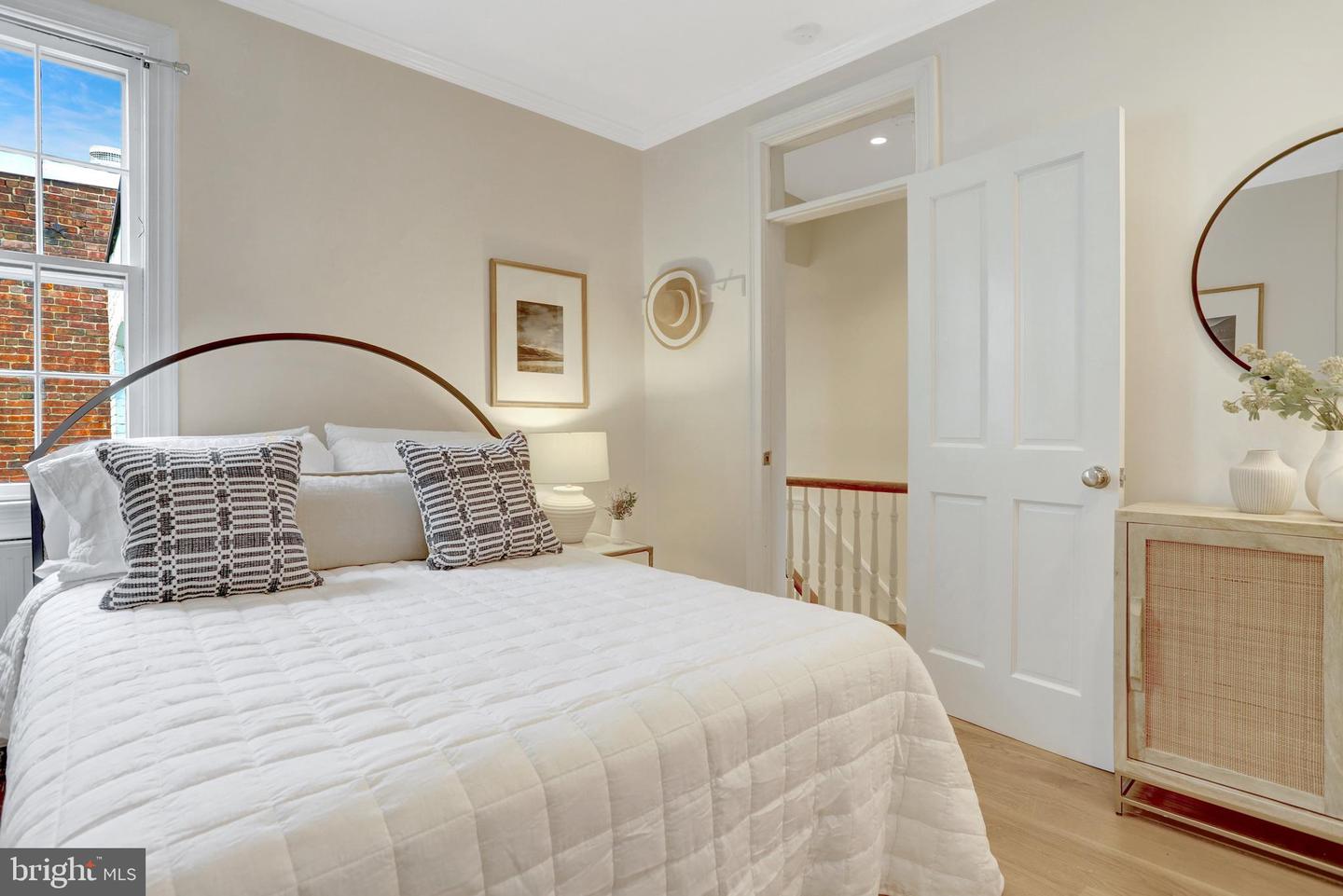 230 N SAINT ASAPH ST, ALEXANDRIA, Virginia 22314, 2 Bedrooms Bedrooms, ,2 BathroomsBathrooms,Residential,For sale,230 N SAINT ASAPH ST,VAAX2045652 MLS # VAAX2045652