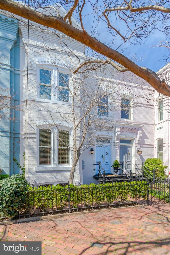 230 N SAINT ASAPH ST, ALEXANDRIA, Virginia 22314, 2 Bedrooms Bedrooms, ,2 BathroomsBathrooms,Residential,For sale,230 N SAINT ASAPH ST,VAAX2045652 MLS # VAAX2045652
