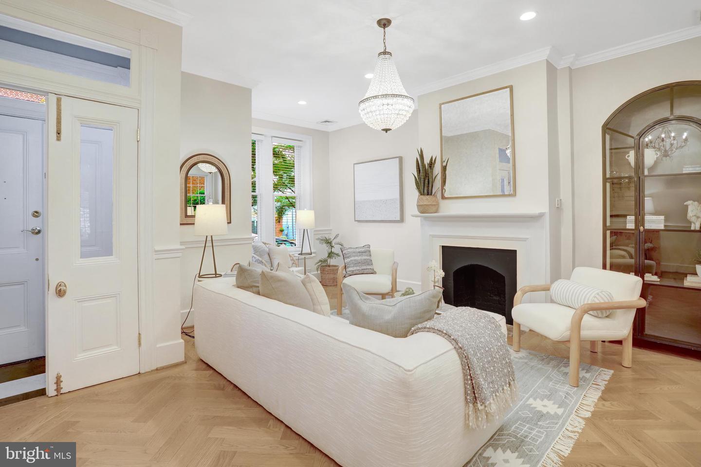 230 N SAINT ASAPH ST, ALEXANDRIA, Virginia 22314, 2 Bedrooms Bedrooms, ,2 BathroomsBathrooms,Residential,For sale,230 N SAINT ASAPH ST,VAAX2045652 MLS # VAAX2045652