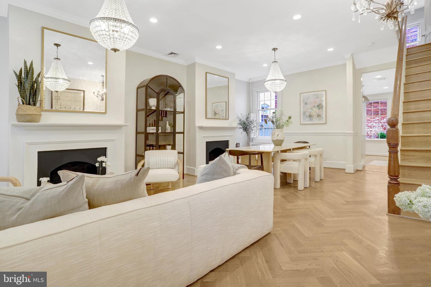 230 N SAINT ASAPH ST, ALEXANDRIA, Virginia 22314, 2 Bedrooms Bedrooms, ,2 BathroomsBathrooms,Residential,For sale,230 N SAINT ASAPH ST,VAAX2045652 MLS # VAAX2045652