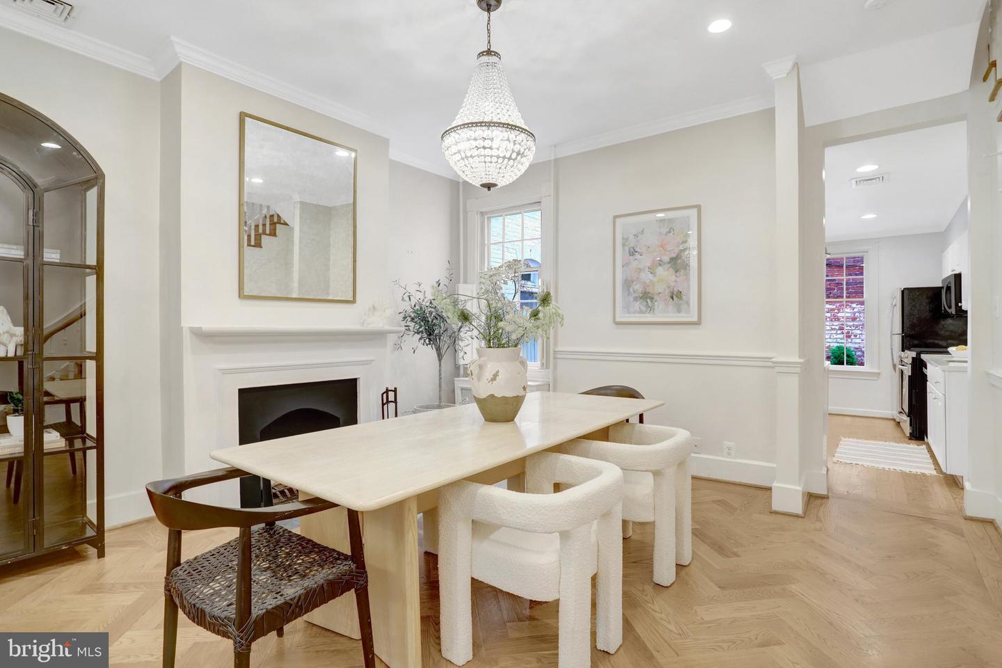 230 N SAINT ASAPH ST, ALEXANDRIA, Virginia 22314, 2 Bedrooms Bedrooms, ,2 BathroomsBathrooms,Residential,For sale,230 N SAINT ASAPH ST,VAAX2045652 MLS # VAAX2045652