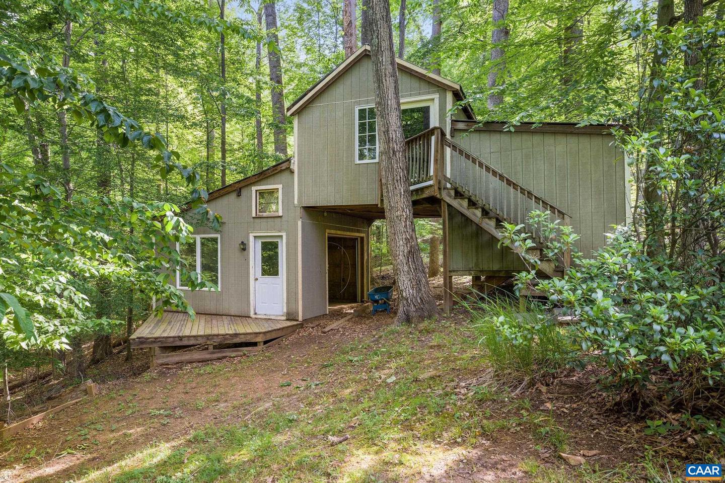 223 FERN CREEK LN, CHARLOTTESVILLE, Virginia 22911, 4 Bedrooms Bedrooms, ,3 BathroomsBathrooms,Residential,For sale,223 FERN CREEK LN,664887 MLS # 664887