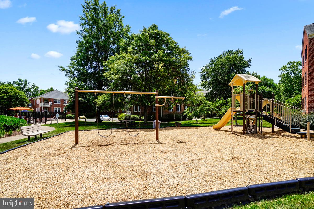 6517 POTOMAC AVE #A2, ALEXANDRIA, Virginia 22307, 2 Bedrooms Bedrooms, ,1 BathroomBathrooms,Residential,For sale,6517 POTOMAC AVE #A2,VAFX2242832 MLS # VAFX2242832