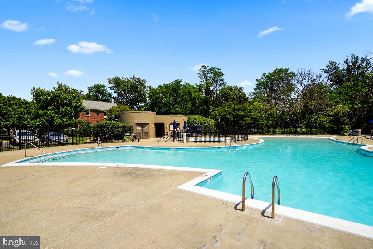 6517 POTOMAC AVE #A2, ALEXANDRIA, Virginia 22307, 2 Bedrooms Bedrooms, ,1 BathroomBathrooms,Residential,For sale,6517 POTOMAC AVE #A2,VAFX2242832 MLS # VAFX2242832