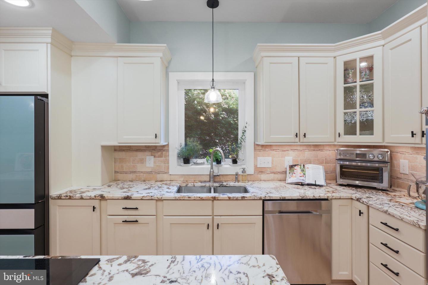 3134 CLAYBORNE AVE, ALEXANDRIA, Virginia 22306, 5 Bedrooms Bedrooms, ,3 BathroomsBathrooms,Residential,For sale,3134 CLAYBORNE AVE,VAFX2242884 MLS # VAFX2242884