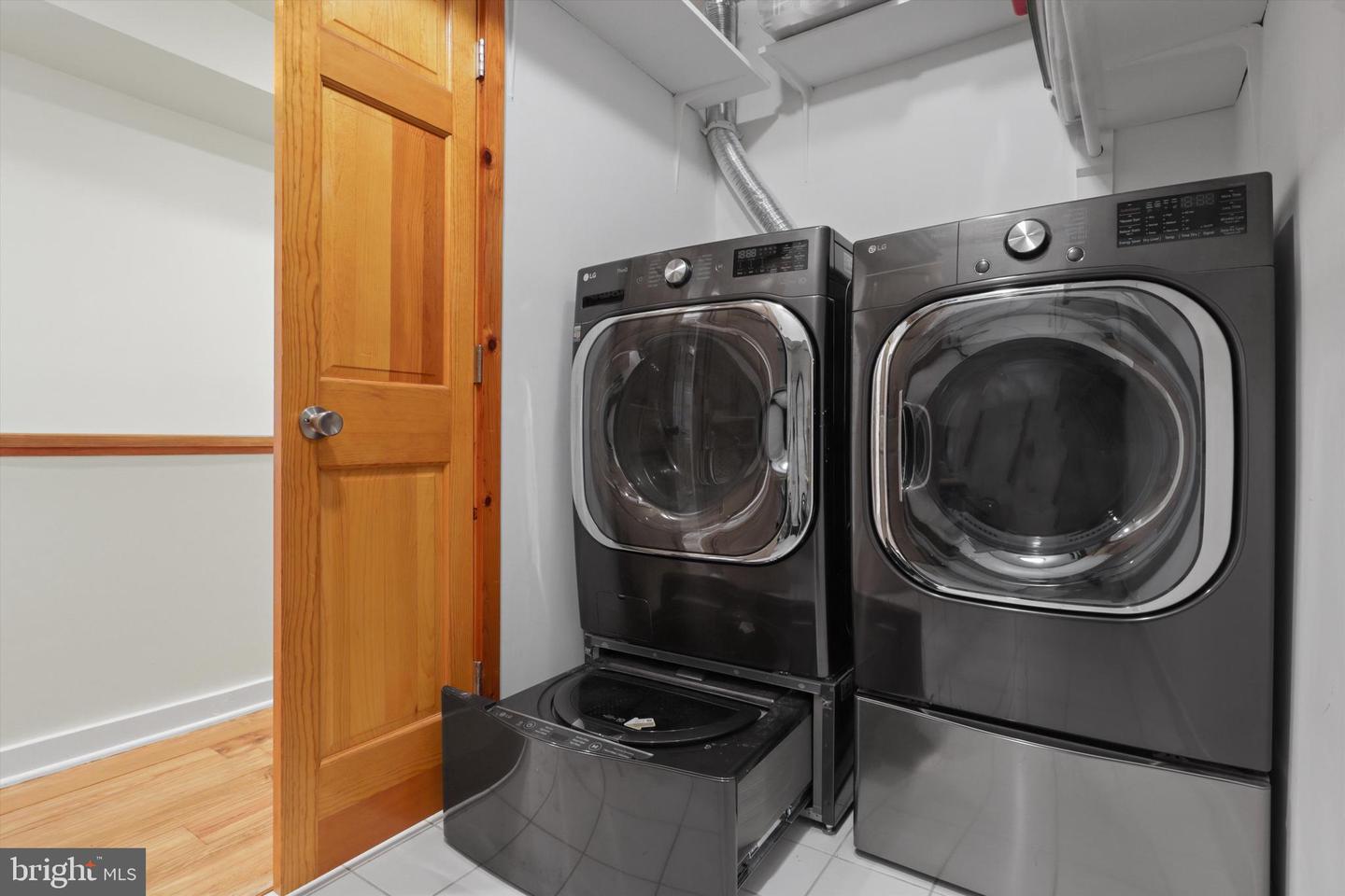 3134 CLAYBORNE AVE, ALEXANDRIA, Virginia 22306, 5 Bedrooms Bedrooms, ,3 BathroomsBathrooms,Residential,For sale,3134 CLAYBORNE AVE,VAFX2242884 MLS # VAFX2242884