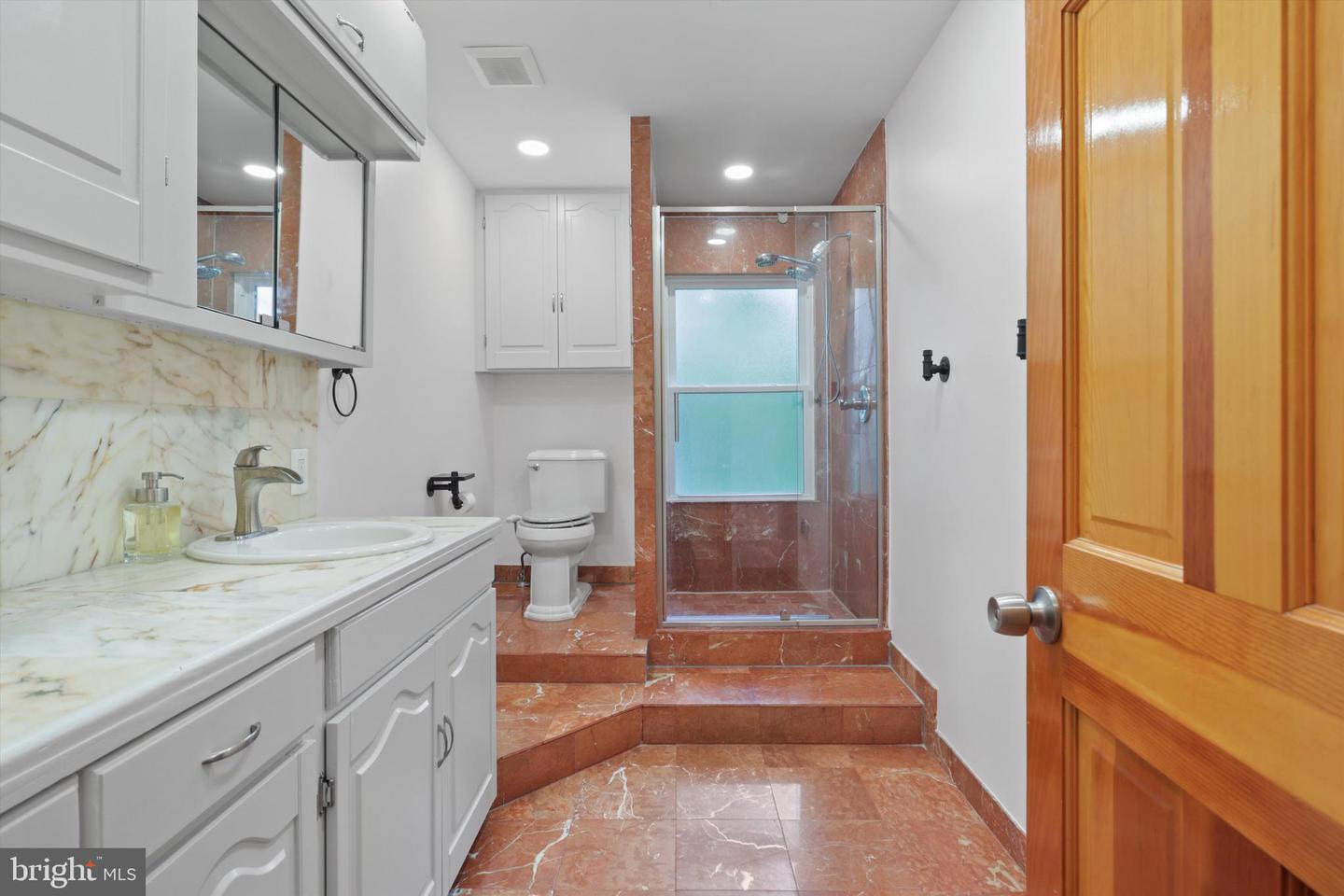 3134 CLAYBORNE AVE, ALEXANDRIA, Virginia 22306, 5 Bedrooms Bedrooms, ,3 BathroomsBathrooms,Residential,For sale,3134 CLAYBORNE AVE,VAFX2242884 MLS # VAFX2242884