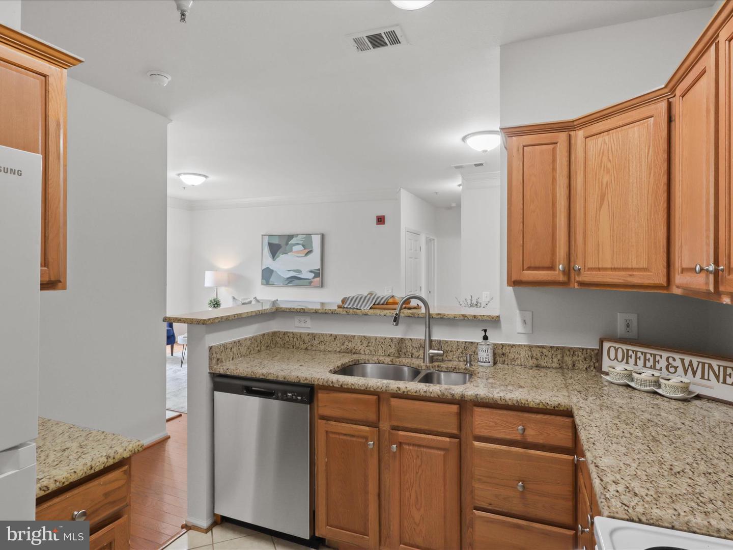 1521 SPRING GATE DR #10308, MCLEAN, Virginia 22102, 2 Bedrooms Bedrooms, ,2 BathroomsBathrooms,Residential,For sale,1521 SPRING GATE DR #10308,VAFX2242896 MLS # VAFX2242896