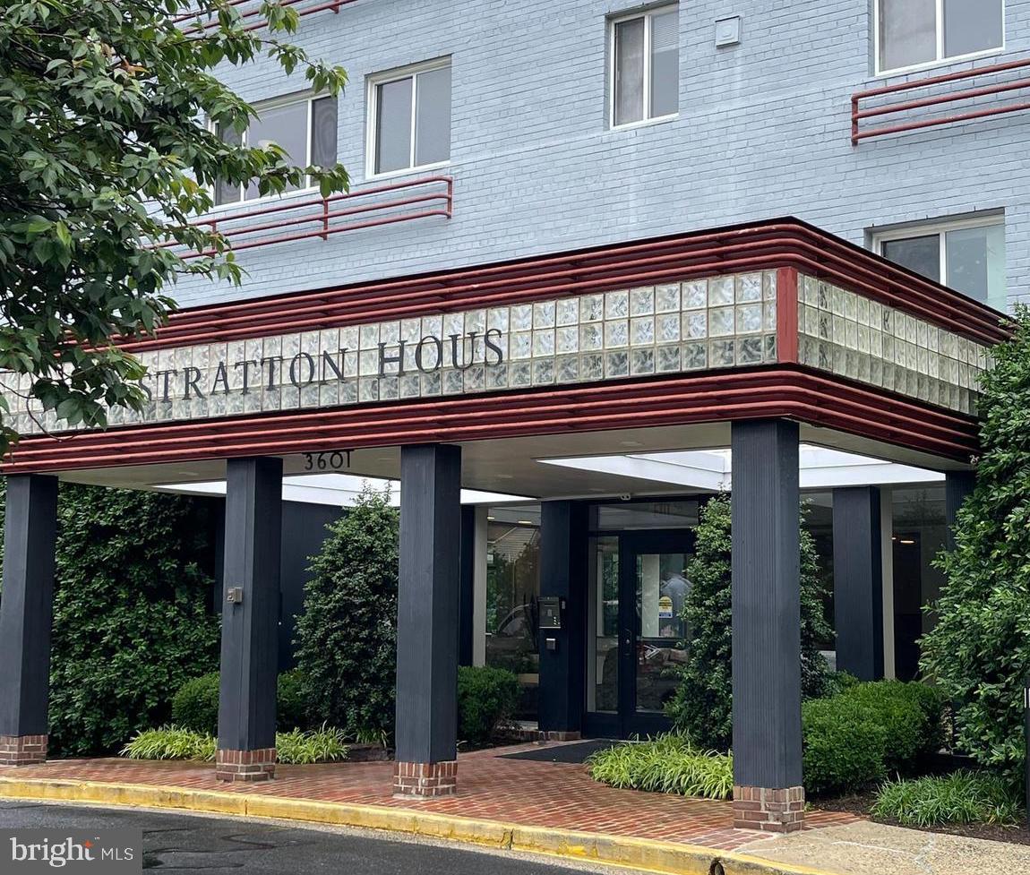3601 5TH ST S #211, ARLINGTON, Virginia 22204, 2 Bedrooms Bedrooms, ,1 BathroomBathrooms,Residential,For sale,3601 5TH ST S #211,VAAR2058118 MLS # VAAR2058118