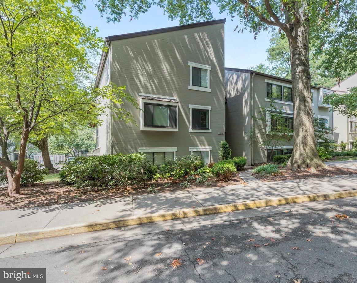 2216 SPRINGWOOD DR #202, RESTON, Virginia 20191, 2 Bedrooms Bedrooms, ,2 BathroomsBathrooms,Residential,For sale,2216 SPRINGWOOD DR #202,VAFX2242928 MLS # VAFX2242928
