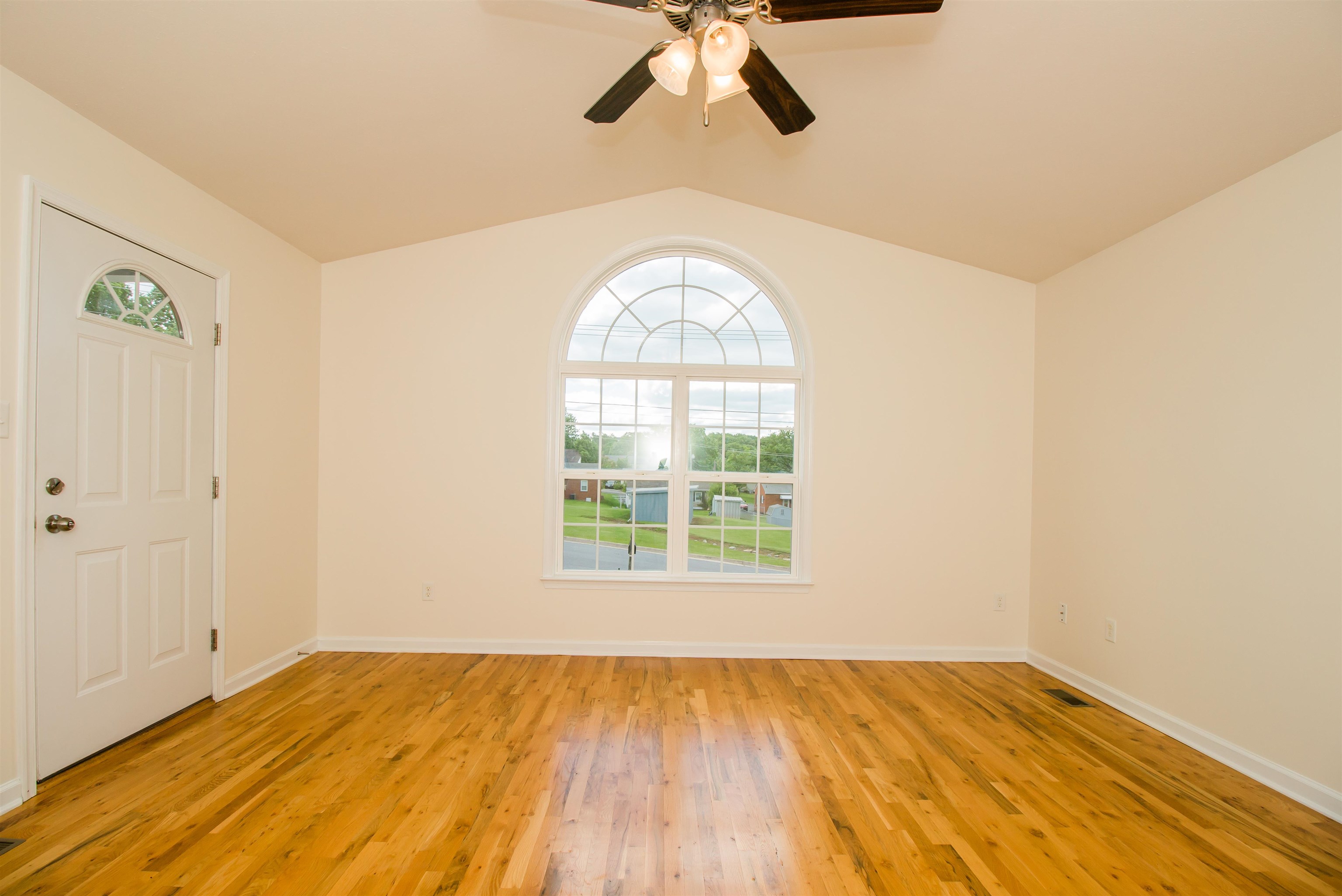 321 STICKLEY ST, MOUNT JACKSON, Virginia 22842, 3 Bedrooms Bedrooms, ,2 BathroomsBathrooms,Residential,321 STICKLEY ST,664980 MLS # 664980