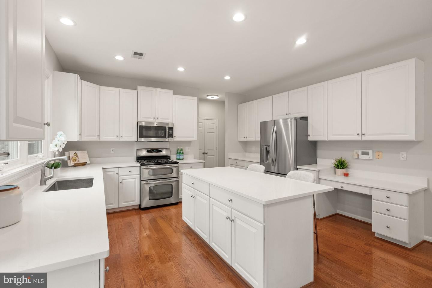 6608 SCHURTZ ST, ALEXANDRIA, Virginia 22310, 4 Bedrooms Bedrooms, ,4 BathroomsBathrooms,Residential,For sale,6608 SCHURTZ ST,VAFX2242942 MLS # VAFX2242942
