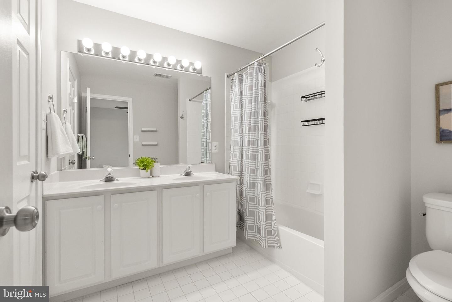 6608 SCHURTZ ST, ALEXANDRIA, Virginia 22310, 4 Bedrooms Bedrooms, ,4 BathroomsBathrooms,Residential,For sale,6608 SCHURTZ ST,VAFX2242942 MLS # VAFX2242942