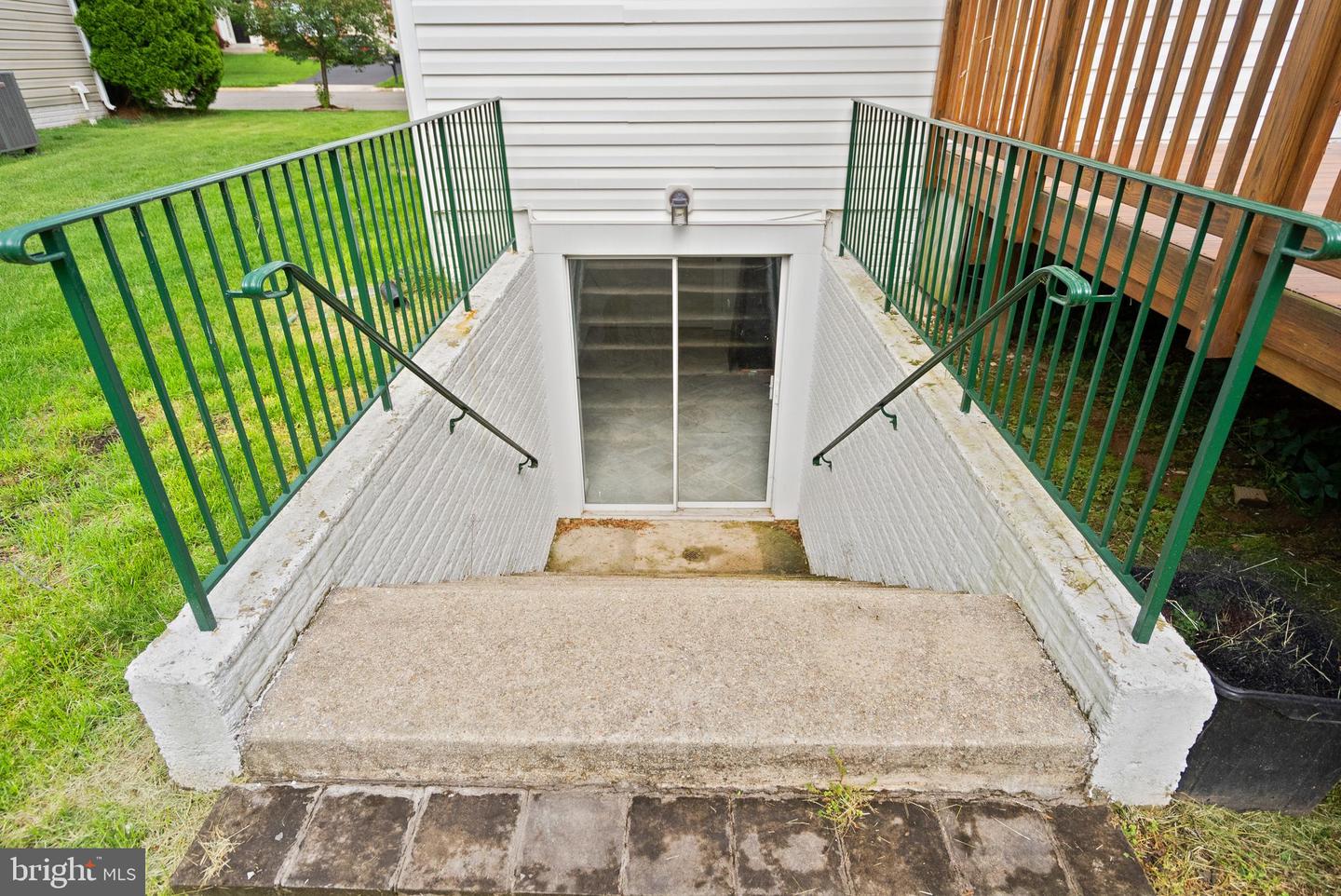 6608 SCHURTZ ST, ALEXANDRIA, Virginia 22310, 4 Bedrooms Bedrooms, ,4 BathroomsBathrooms,Residential,For sale,6608 SCHURTZ ST,VAFX2242942 MLS # VAFX2242942