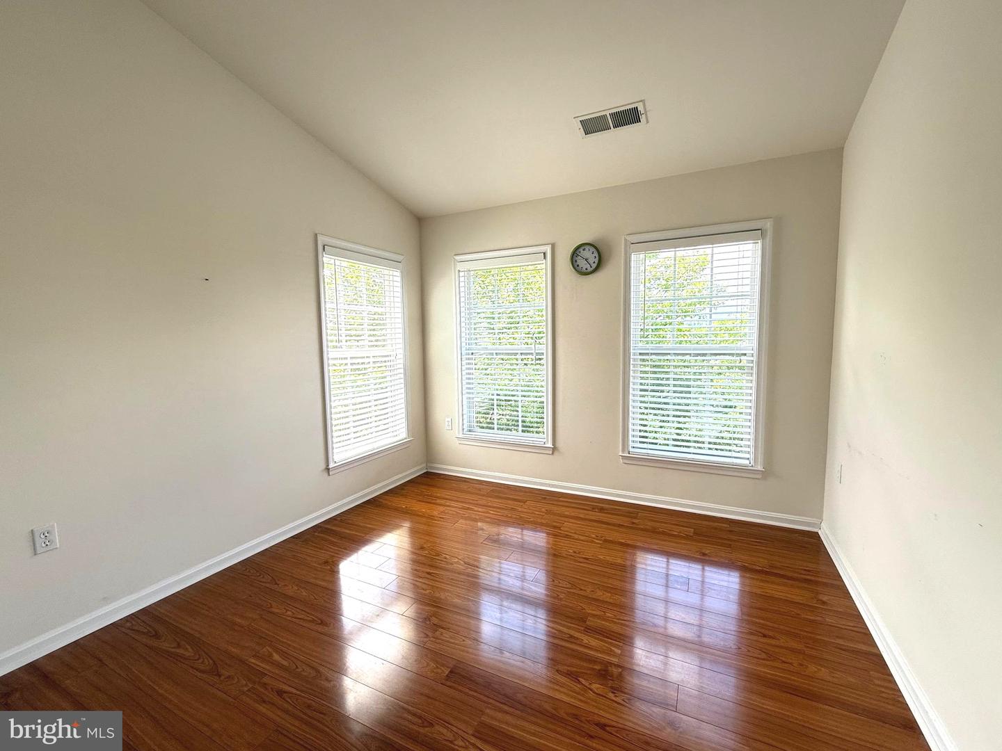 16321 FLOTSAM LN, WOODBRIDGE, Virginia 22191, 3 Bedrooms Bedrooms, ,3 BathroomsBathrooms,Residential,For sale,16321 FLOTSAM LN,VAPW2095482 MLS # VAPW2095482