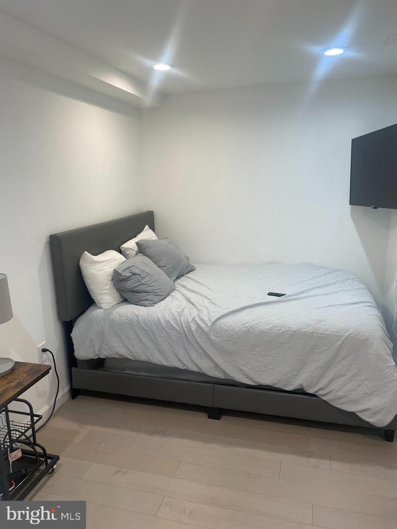 906 I ST SE #1, WASHINGTON, District Of Columbia 20003, 1 Bedroom Bedrooms, ,1 BathroomBathrooms,Residential,For sale,906 I ST SE #1,DCDC2202328 MLS # DCDC2202328