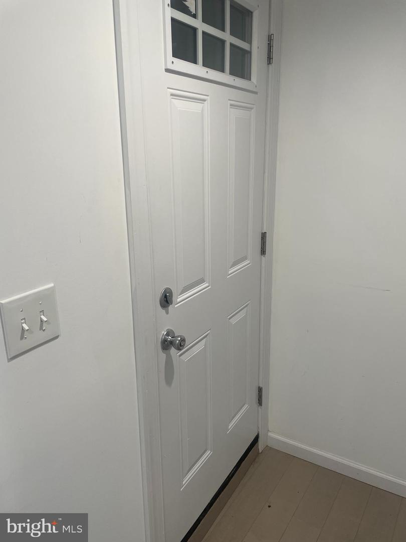 906 I ST SE #1, WASHINGTON, District Of Columbia 20003, 1 Bedroom Bedrooms, ,1 BathroomBathrooms,Residential,For sale,906 I ST SE #1,DCDC2202328 MLS # DCDC2202328