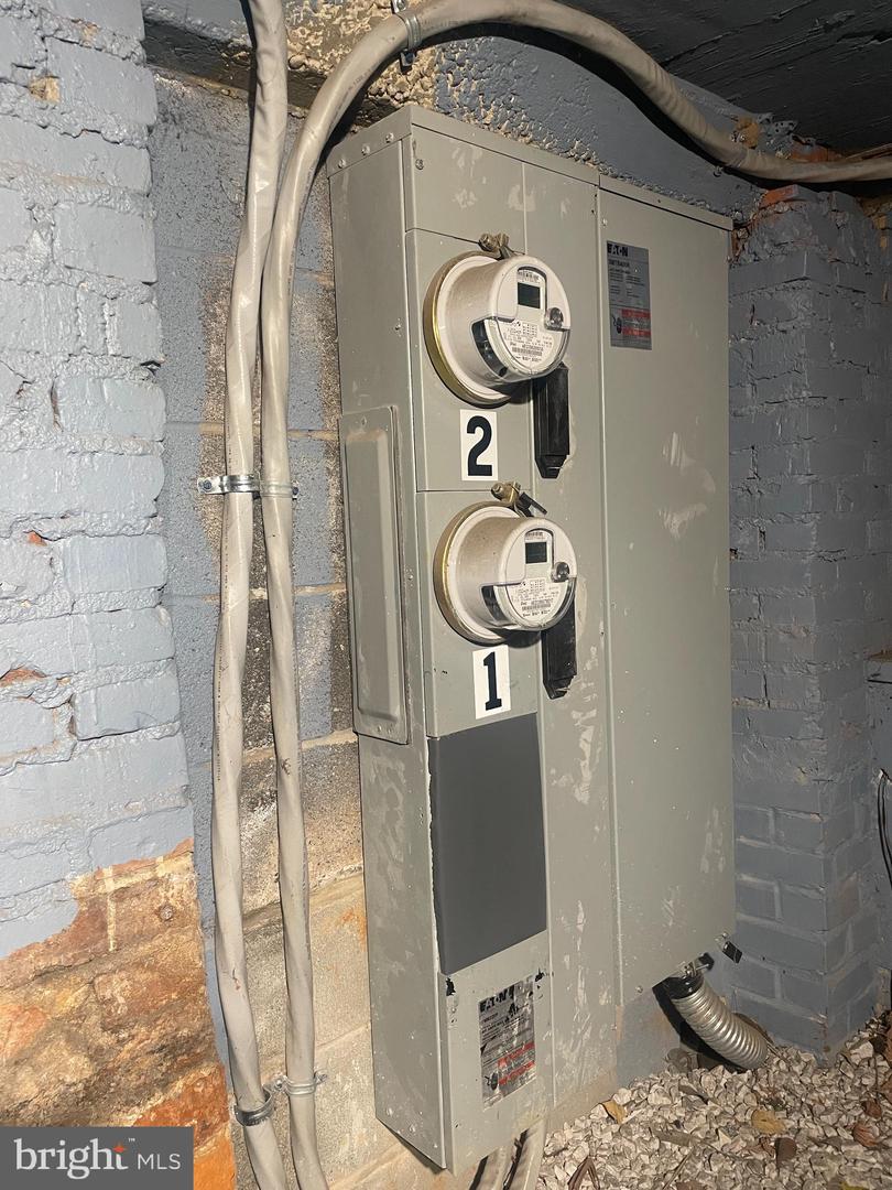 906 I ST SE #1, WASHINGTON, District Of Columbia 20003, 1 Bedroom Bedrooms, ,1 BathroomBathrooms,Residential,For sale,906 I ST SE #1,DCDC2202328 MLS # DCDC2202328