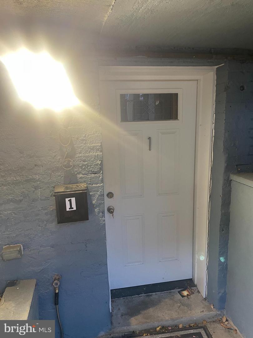 906 I ST SE #1, WASHINGTON, District Of Columbia 20003, 1 Bedroom Bedrooms, ,1 BathroomBathrooms,Residential,For sale,906 I ST SE #1,DCDC2202328 MLS # DCDC2202328