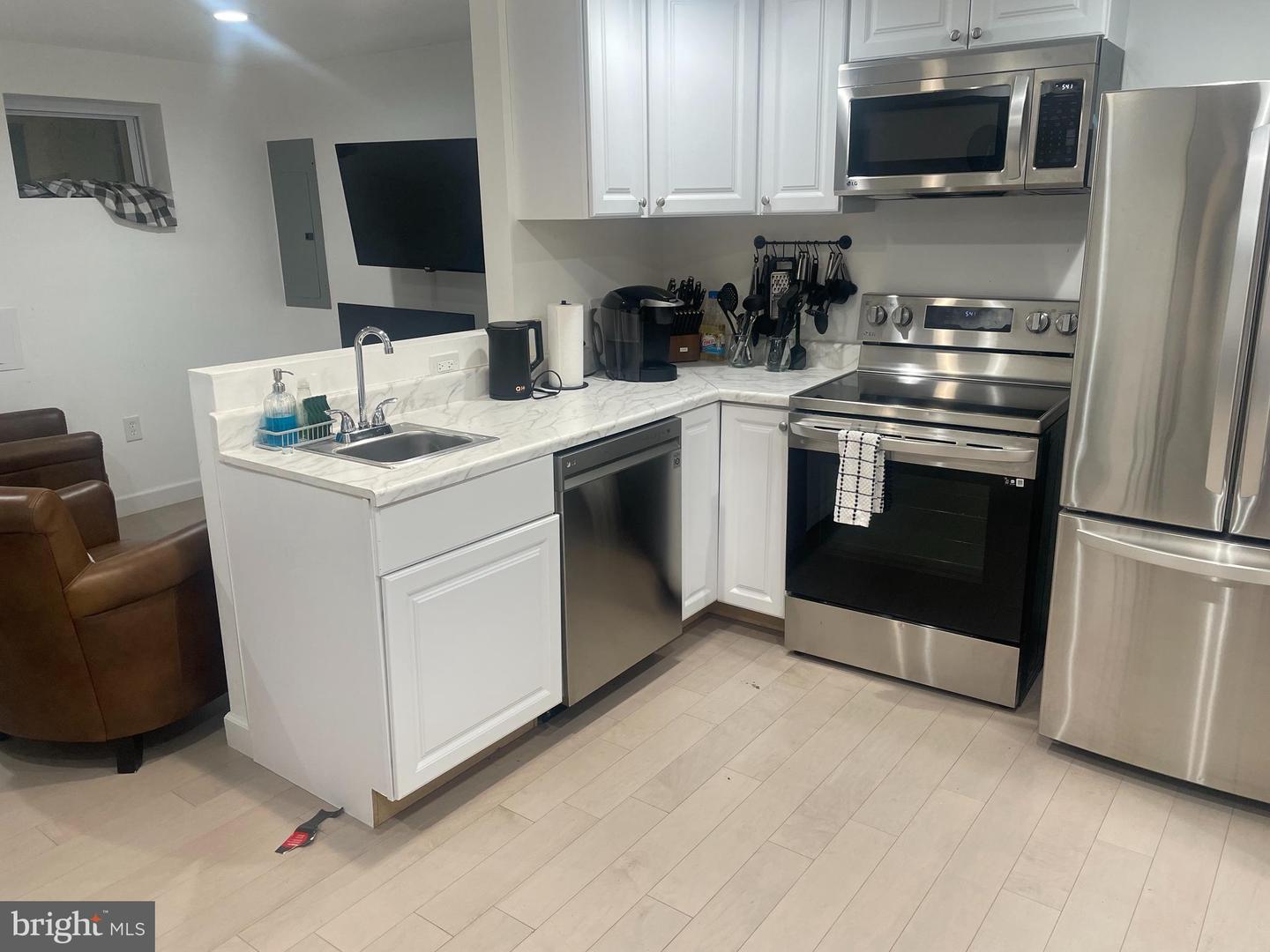 906 I ST SE #1, WASHINGTON, District Of Columbia 20003, 1 Bedroom Bedrooms, ,1 BathroomBathrooms,Residential,For sale,906 I ST SE #1,DCDC2202328 MLS # DCDC2202328