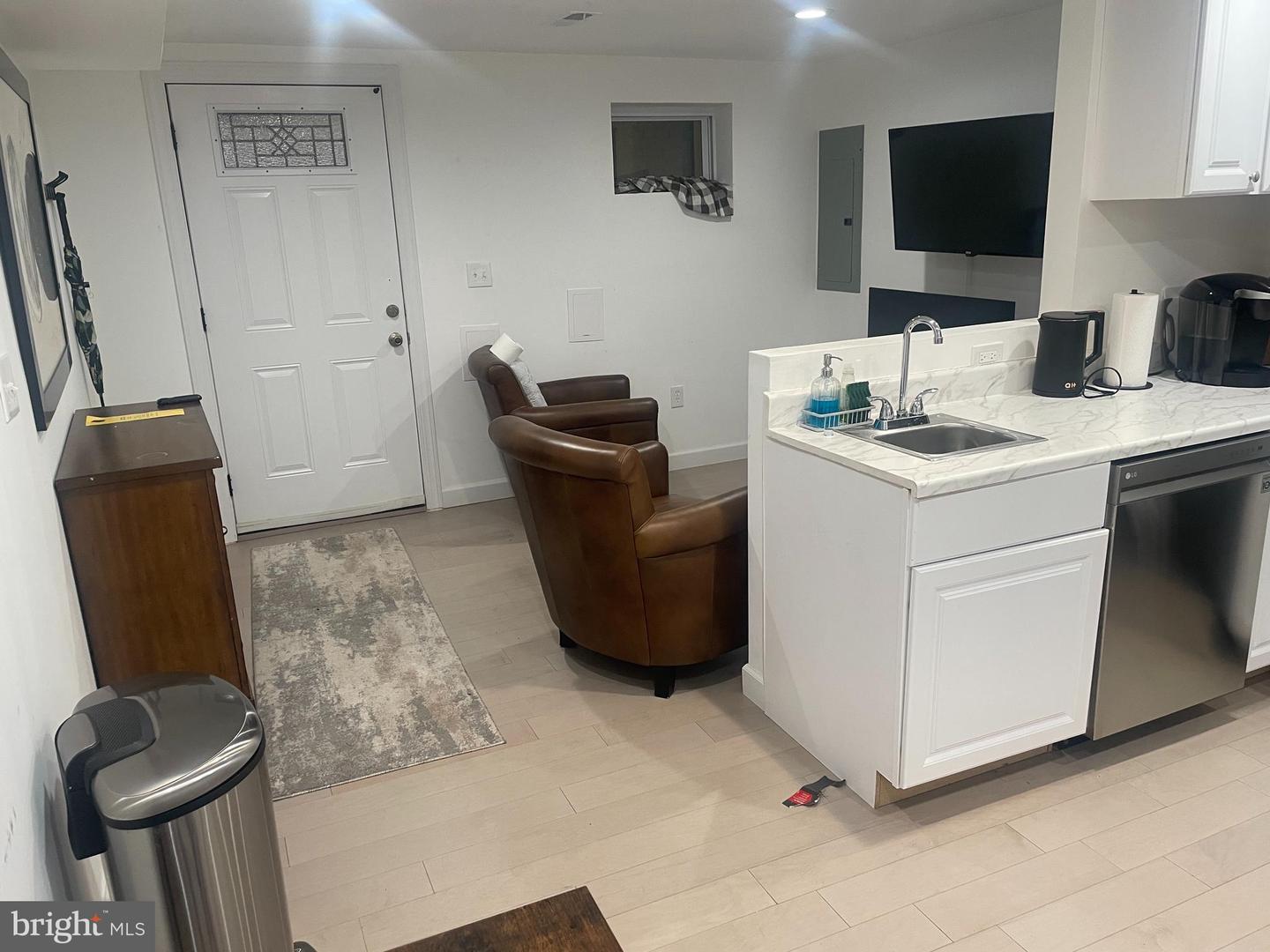 906 I ST SE #1, WASHINGTON, District Of Columbia 20003, 1 Bedroom Bedrooms, ,1 BathroomBathrooms,Residential,For sale,906 I ST SE #1,DCDC2202328 MLS # DCDC2202328