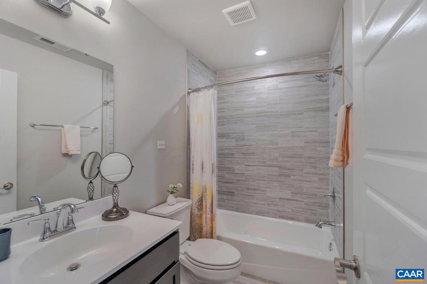 3 FARROW TERRACE, CHARLOTTESVILLE, Virginia 22901, 3 Bedrooms Bedrooms, ,2 BathroomsBathrooms,Residential,For sale,3 FARROW TERRACE,664920 MLS # 664920