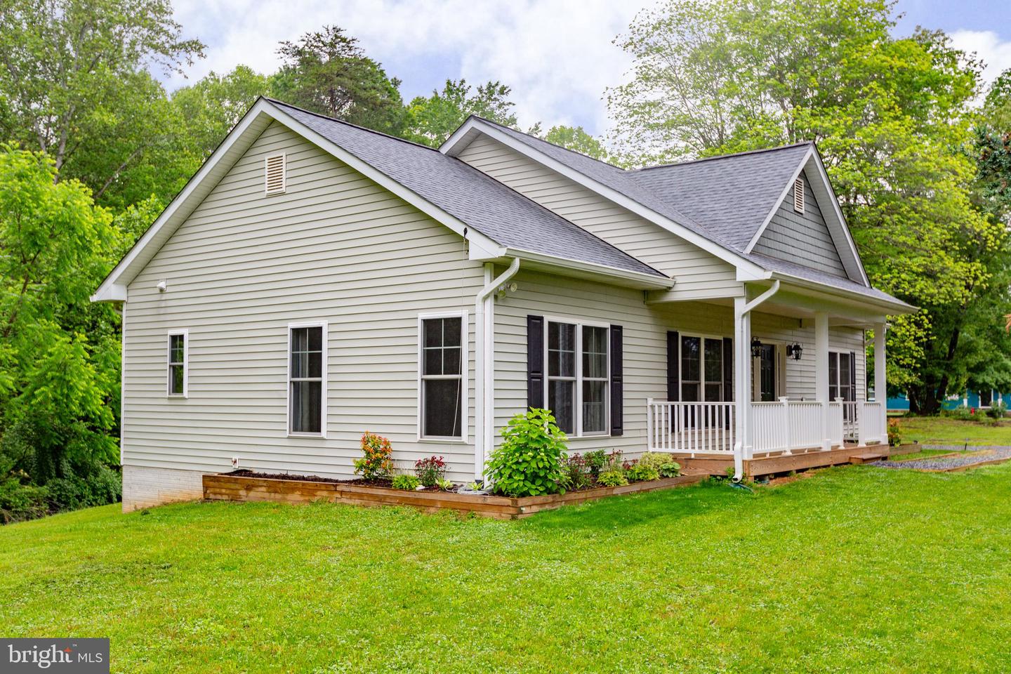 10701 THOMPSON LN, SPOTSYLVANIA, Virginia 22551, 3 Bedrooms Bedrooms, ,2 BathroomsBathrooms,Residential,For sale,10701 THOMPSON LN,VASP2033412 MLS # VASP2033412