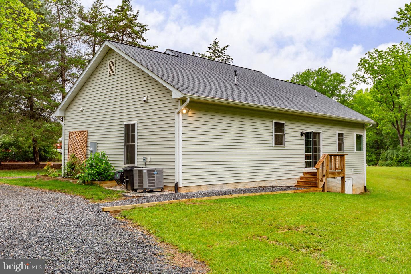 10701 THOMPSON LN, SPOTSYLVANIA, Virginia 22551, 3 Bedrooms Bedrooms, ,2 BathroomsBathrooms,Residential,For sale,10701 THOMPSON LN,VASP2033412 MLS # VASP2033412