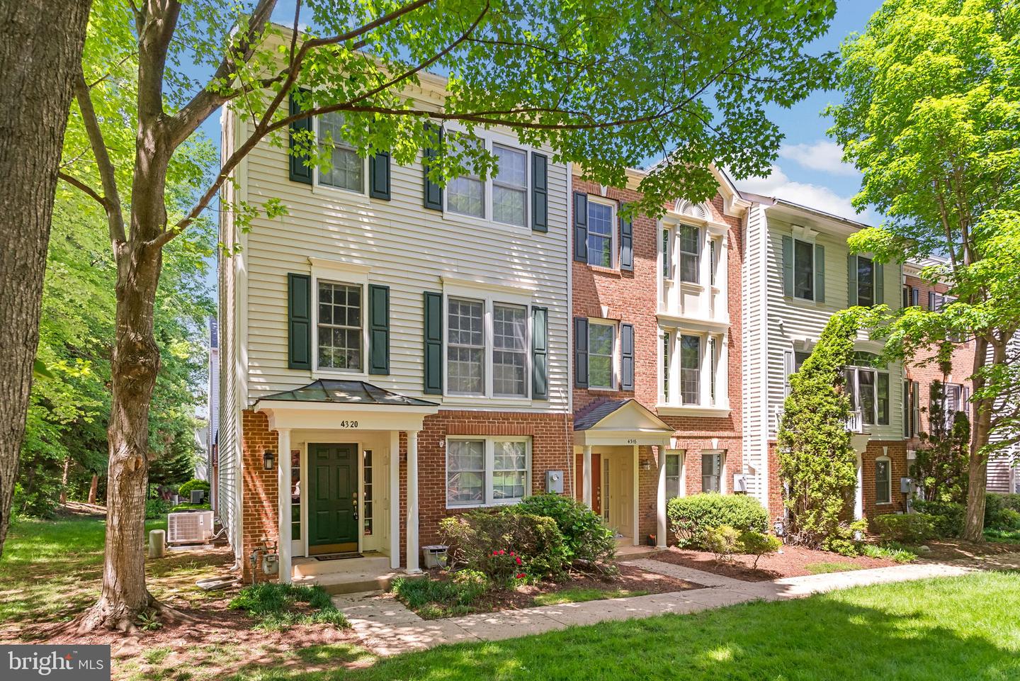 4320 THOMAS BRIGADE LN, FAIRFAX, Virginia 22033, 3 Bedrooms Bedrooms, ,2 BathroomsBathrooms,Residential,For sale,4320 THOMAS BRIGADE LN,VAFX2243038 MLS # VAFX2243038