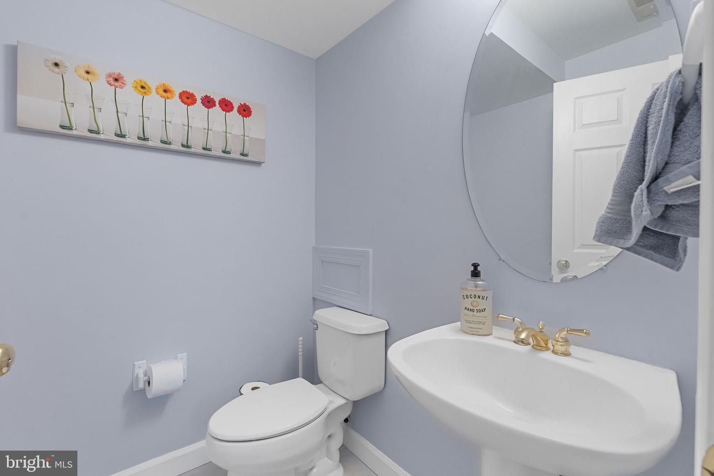 4320 THOMAS BRIGADE LN, FAIRFAX, Virginia 22033, 3 Bedrooms Bedrooms, ,2 BathroomsBathrooms,Residential,For sale,4320 THOMAS BRIGADE LN,VAFX2243038 MLS # VAFX2243038