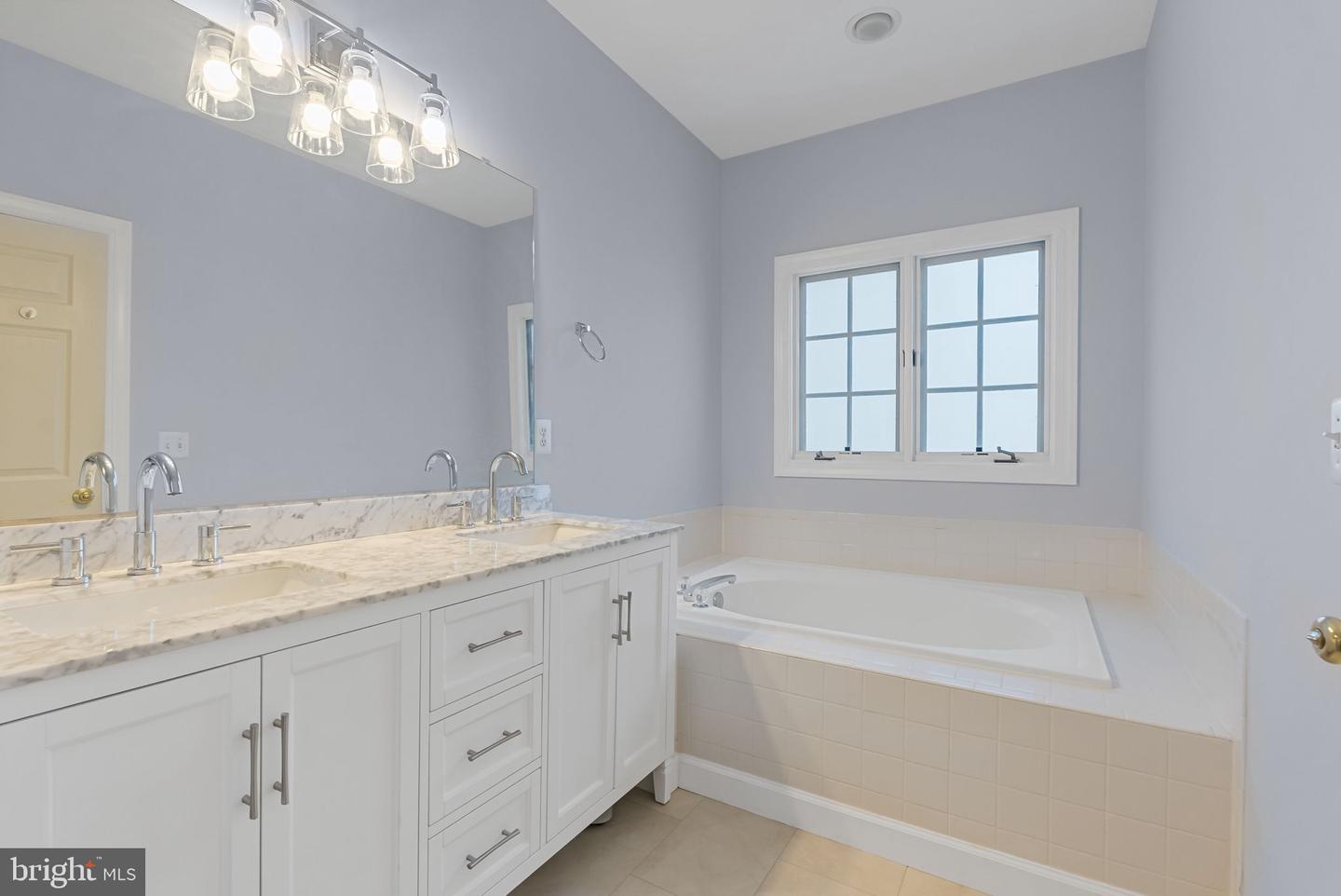 4320 THOMAS BRIGADE LN, FAIRFAX, Virginia 22033, 3 Bedrooms Bedrooms, ,2 BathroomsBathrooms,Residential,For sale,4320 THOMAS BRIGADE LN,VAFX2243038 MLS # VAFX2243038
